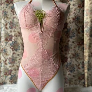 Victoria’s Secret V-wire Teddy